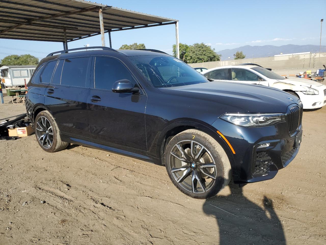 2020 BMW X7 - Image 4