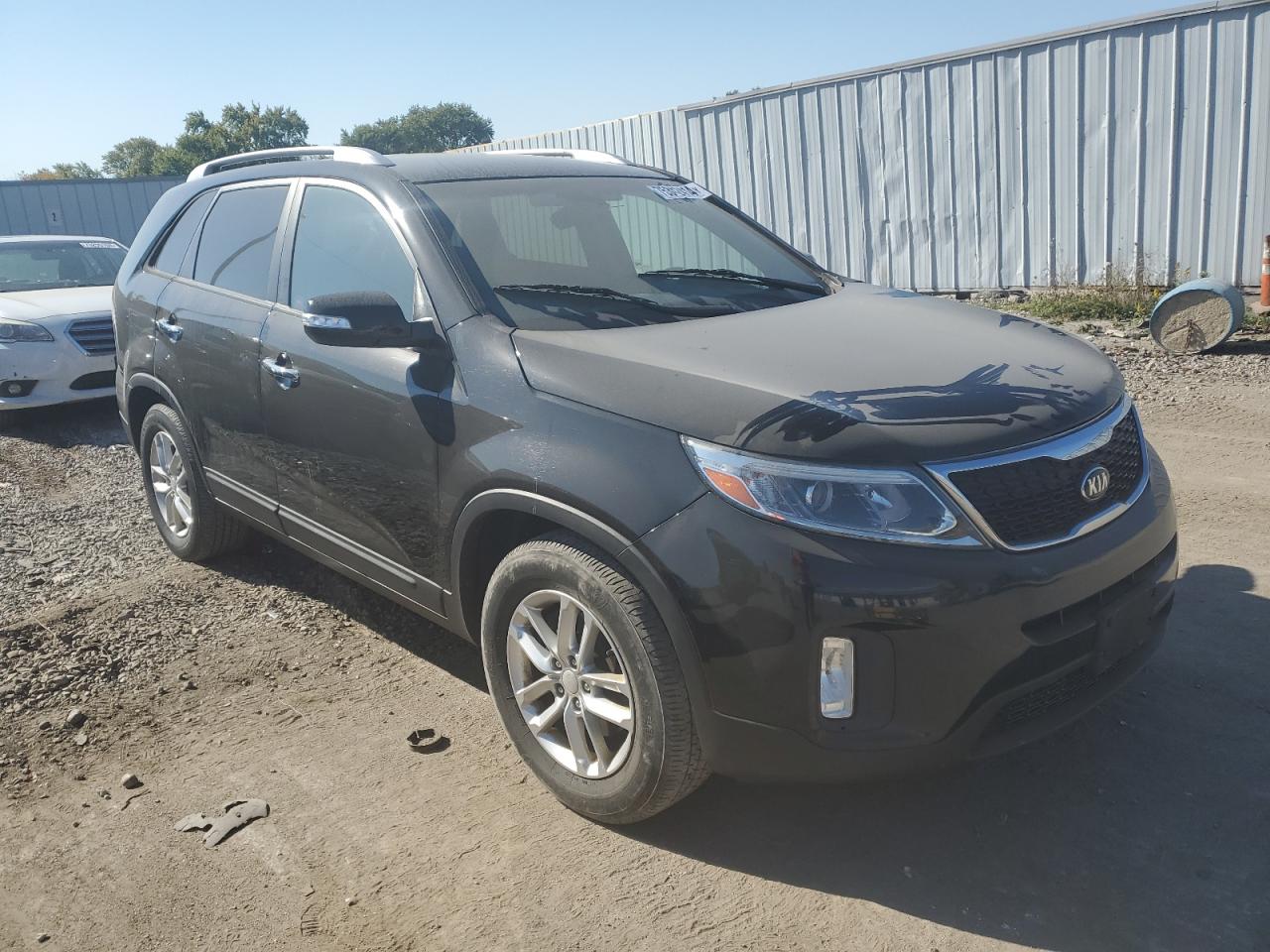 VIN 5XYKT4A63FG644136 2015 KIA SORENTO no.4