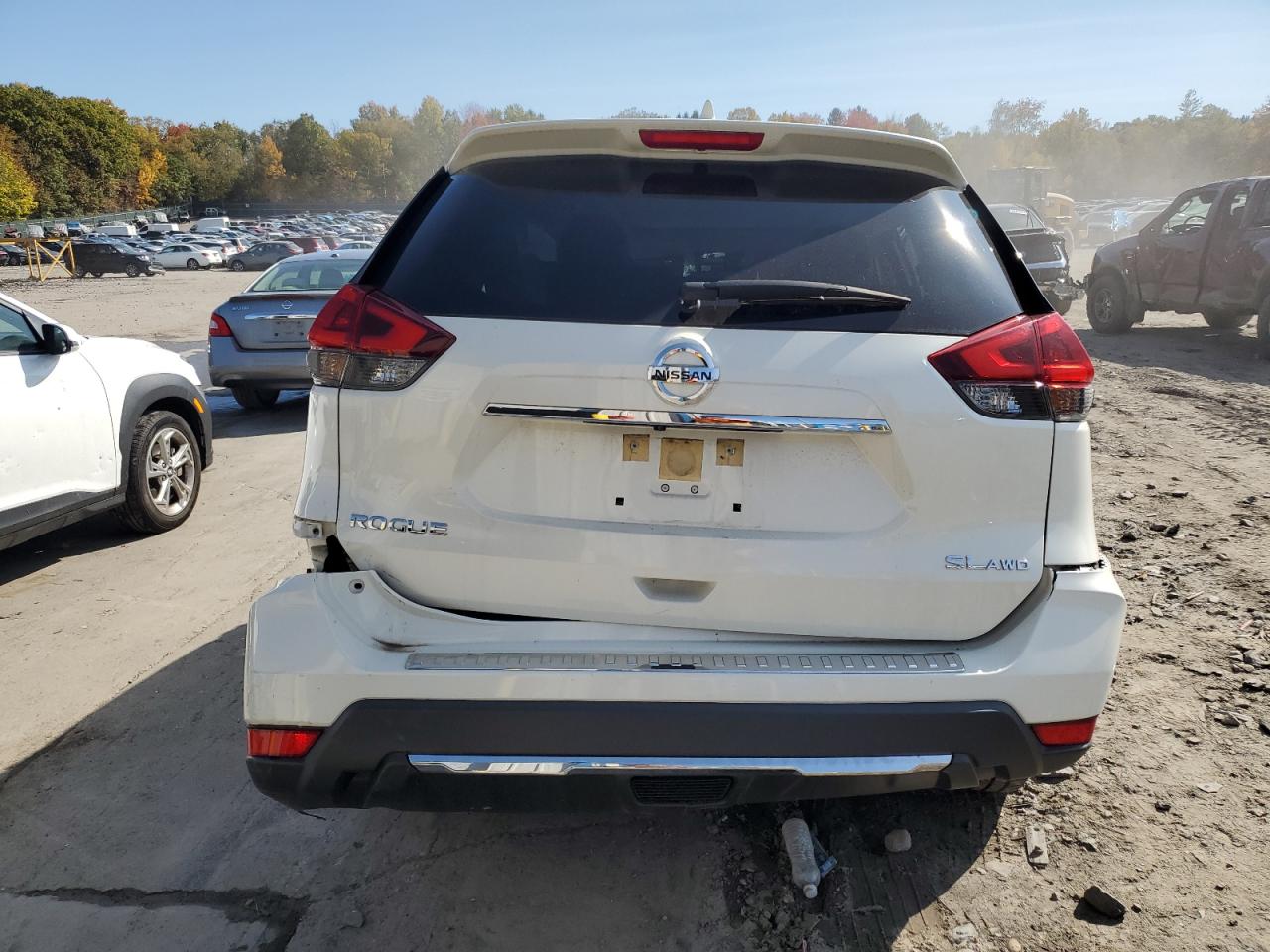 2018 Nissan Rogue S VIN: JN8AT2MV1JW302090 Lot: 74986554