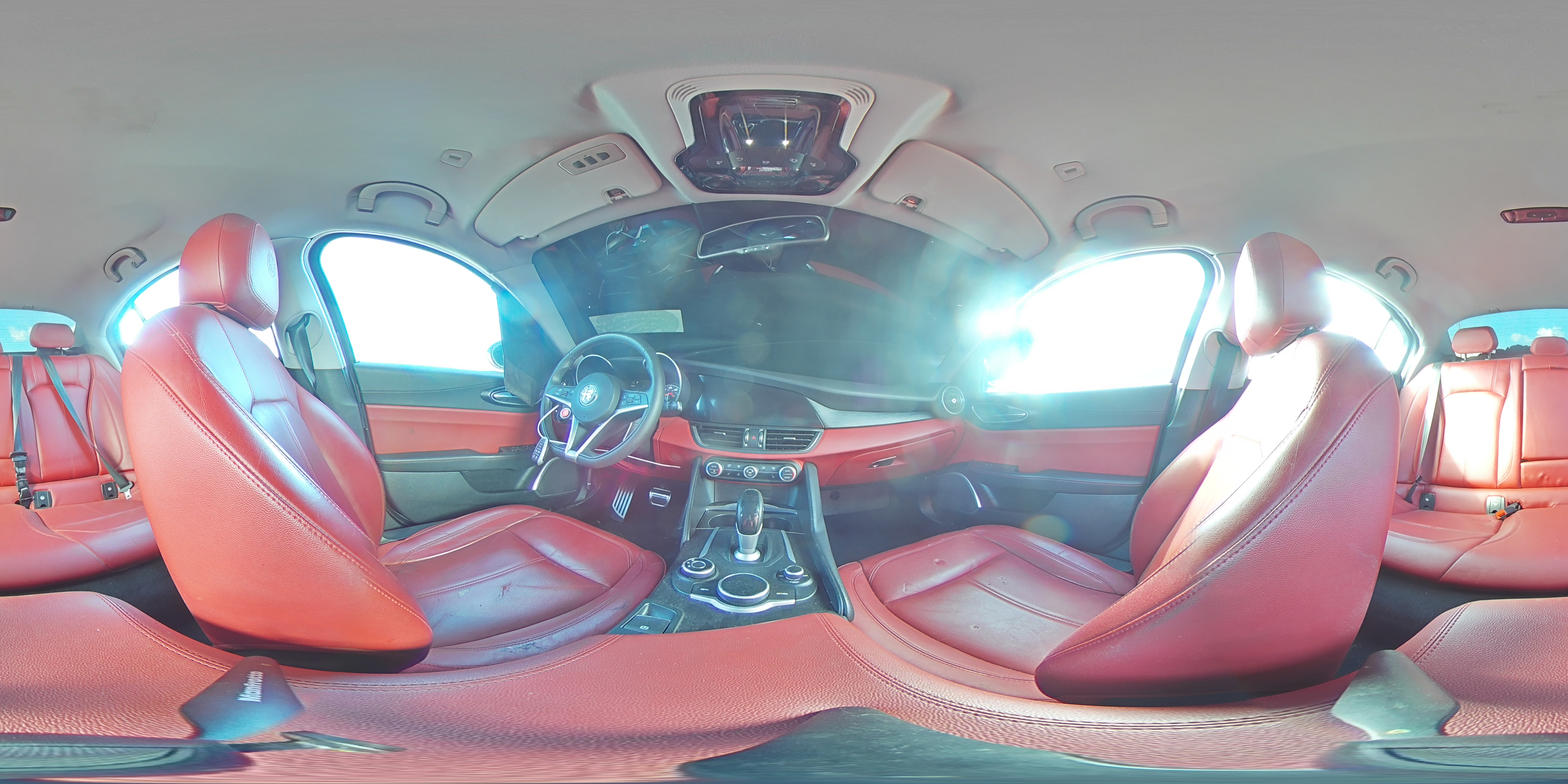 2018 Alfa Romeo Giulia - Image 12