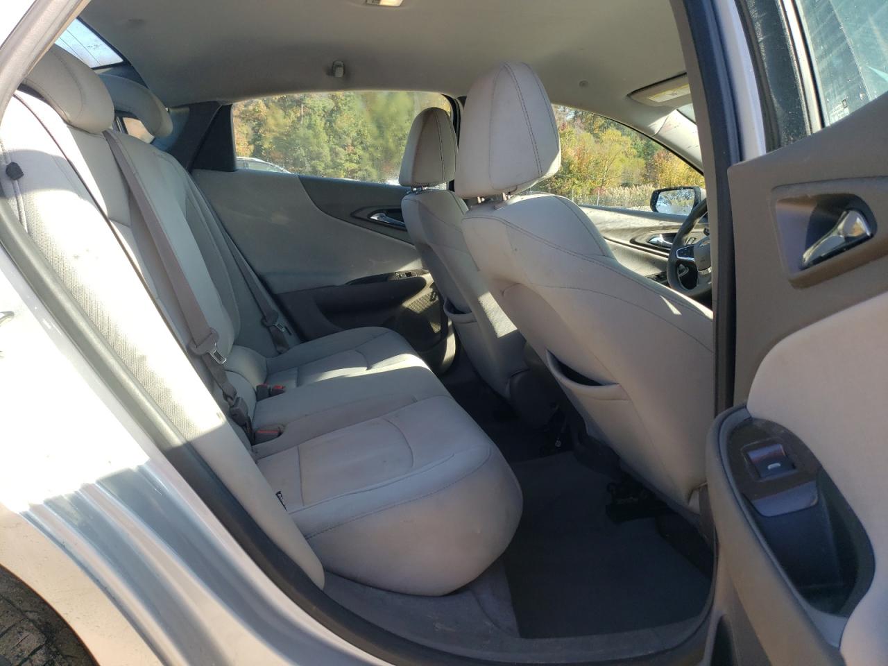 2019 Chevrolet Malibu - Image 10