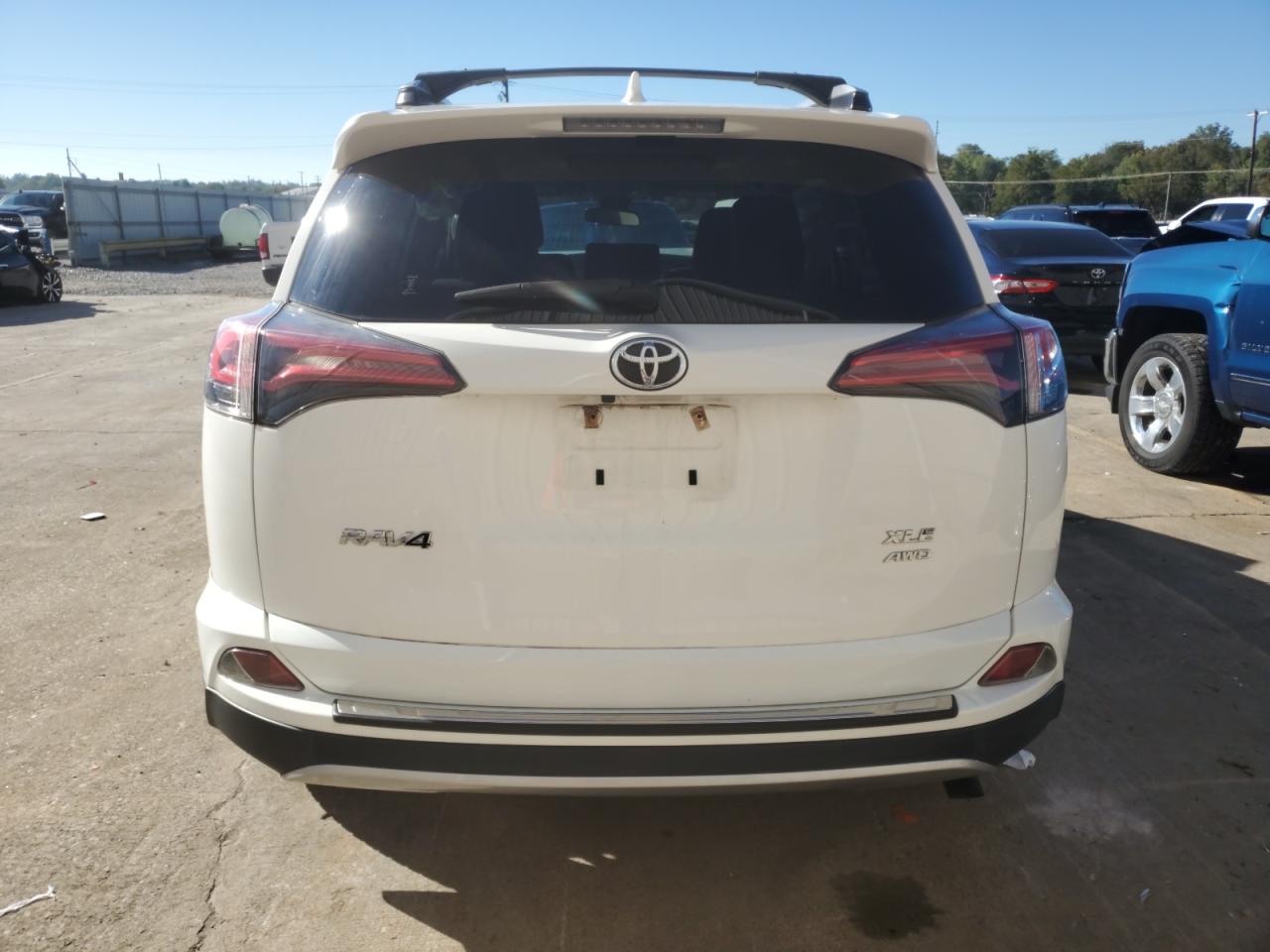 JTMRFREV2JJ210867 2018 Toyota Rav4 Adventure