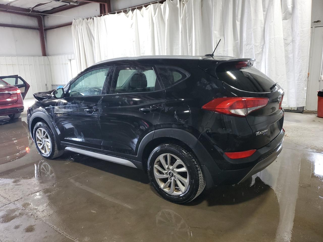 KM8J3CA20HU302479 2017 HYUNDAI TUCSON - Image 2