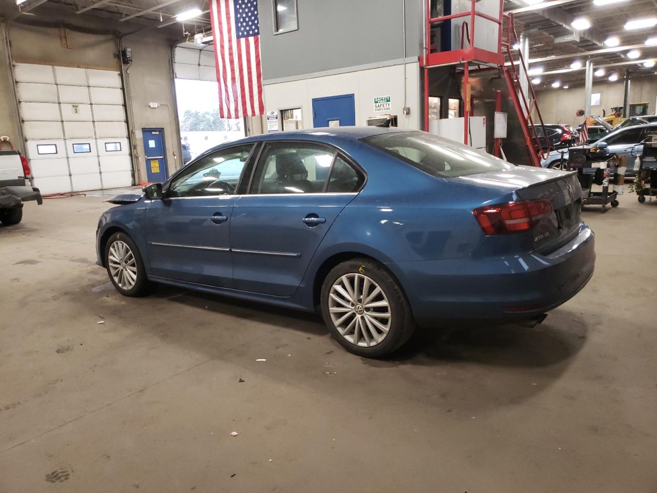 2016 Volkswagen Jetta - Image 2