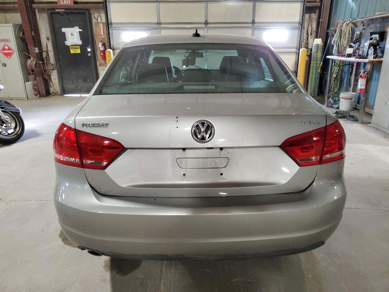 1VWBN7A32EC087768 2014 Volkswagen Passat Se