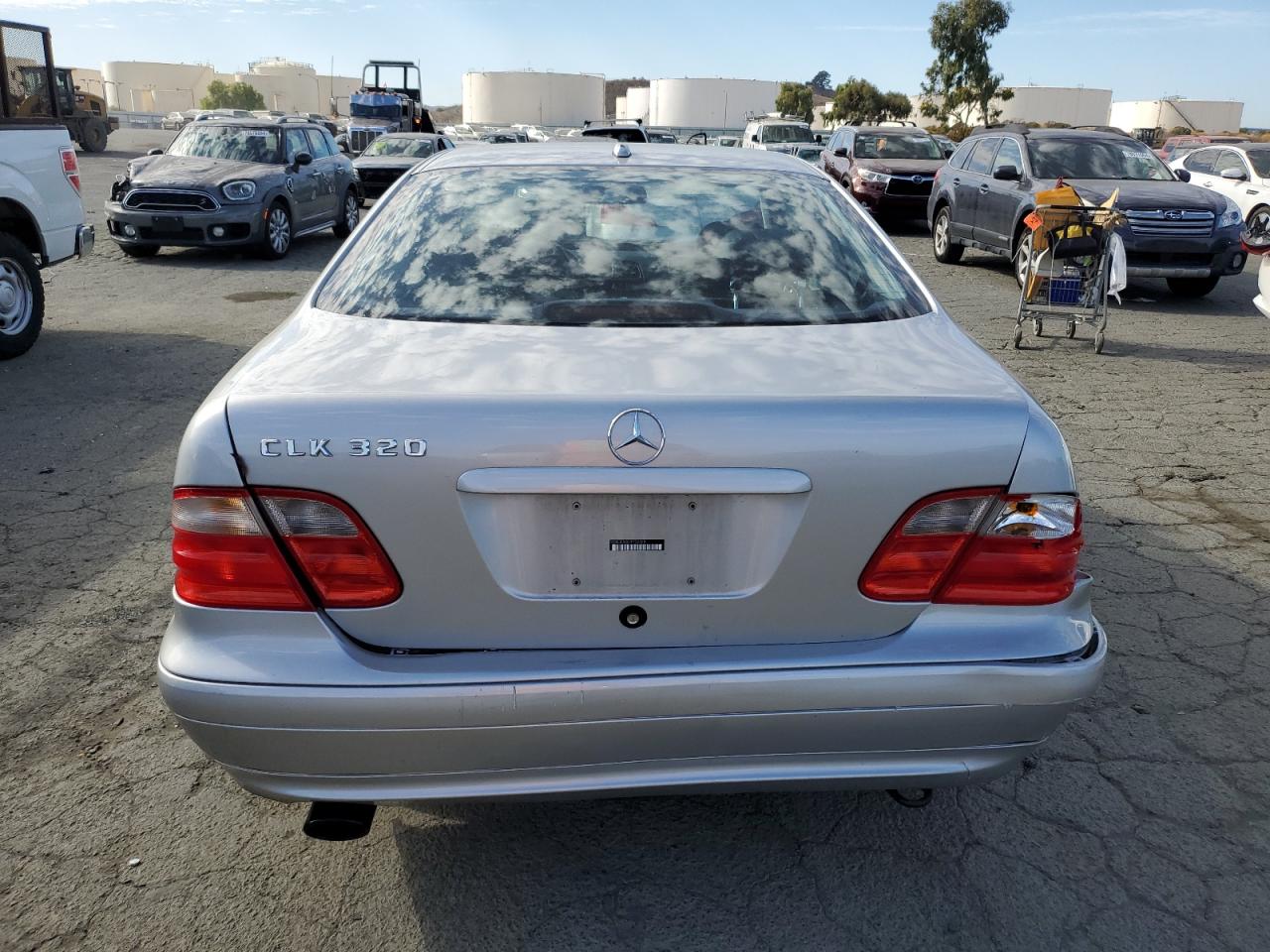 2000 Mercedes-Benz Clk 320 VIN: WDBLJ65G8YF122308 Lot: 77449314