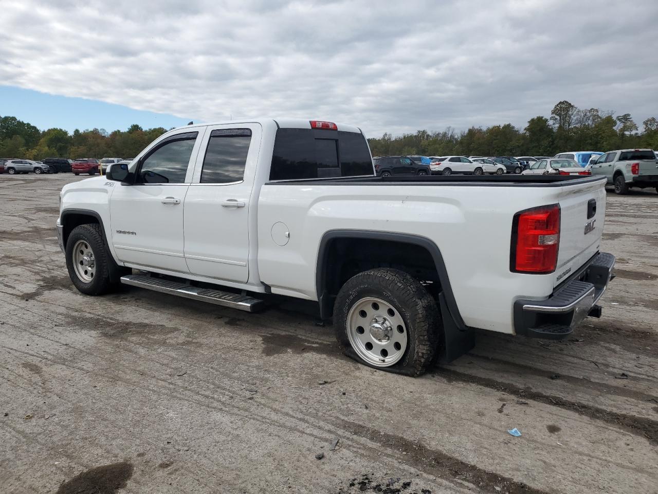 2017 GMC Sierra - Image 2