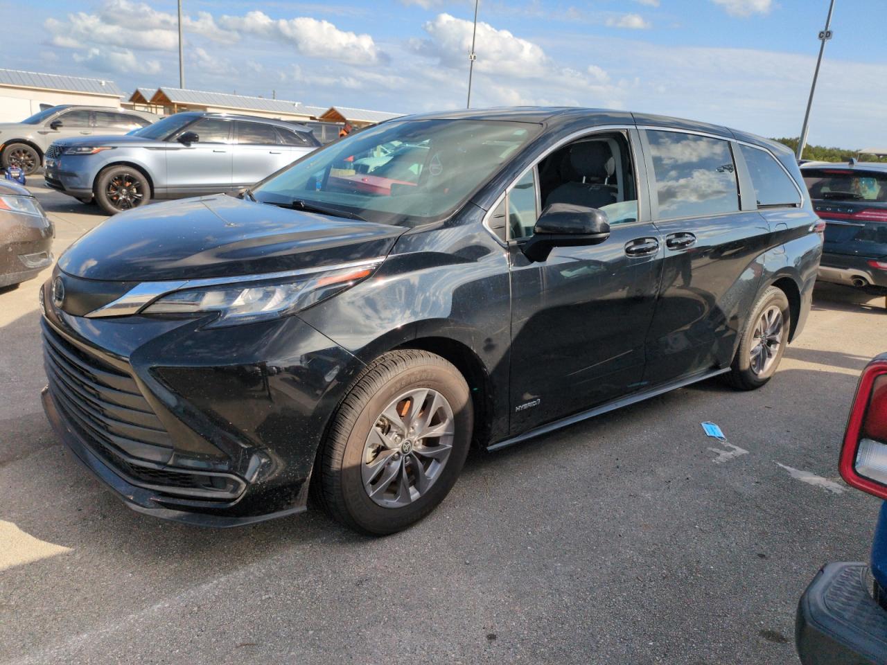 5TDKRKEC9MS047141 2021 Toyota Sienna Le