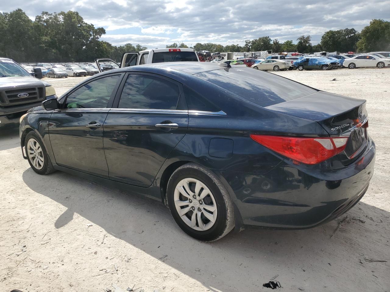 2013 Hyundai Sonata - Image 2