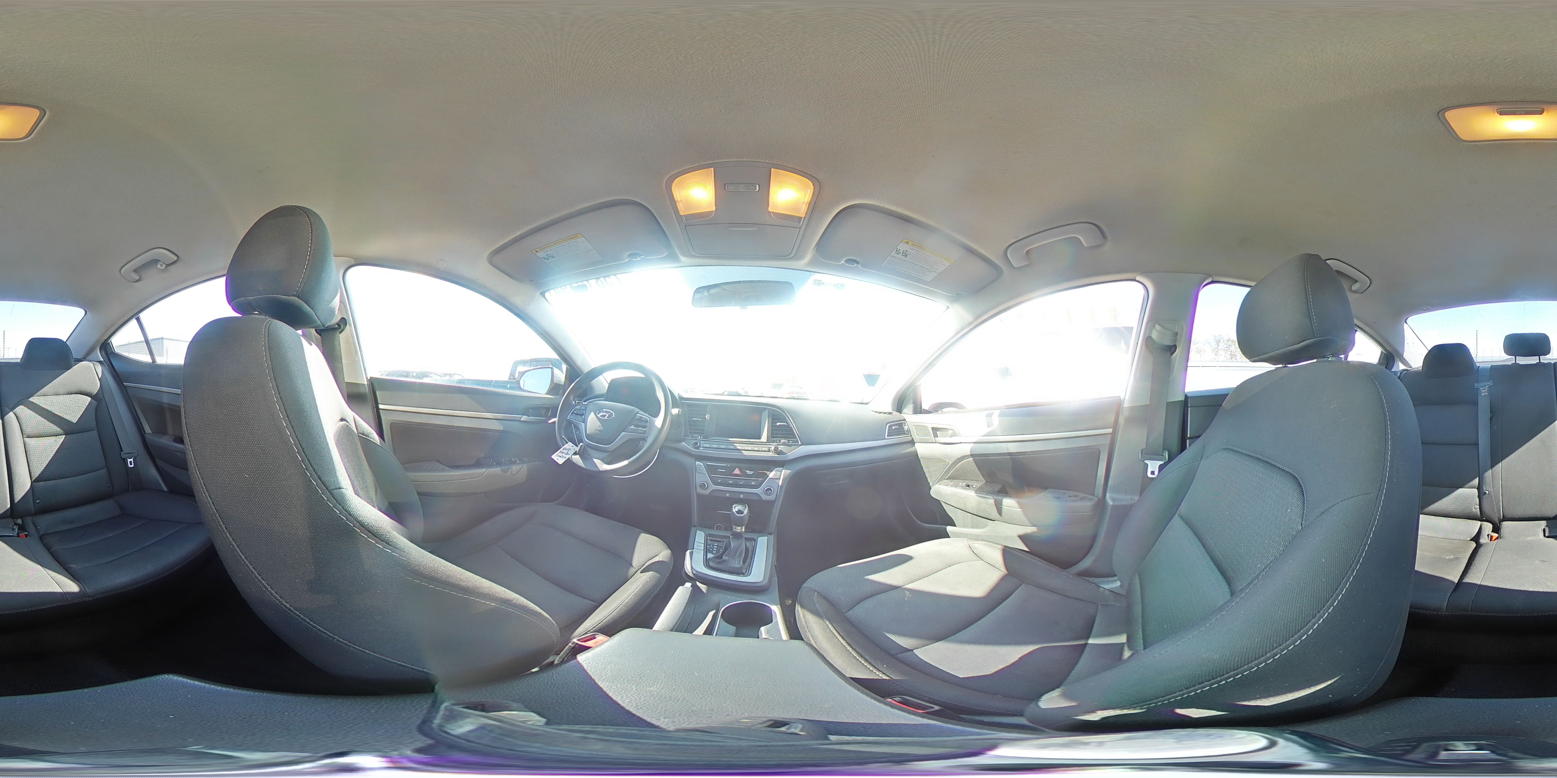 2018 Hyundai Elantra - Image 14