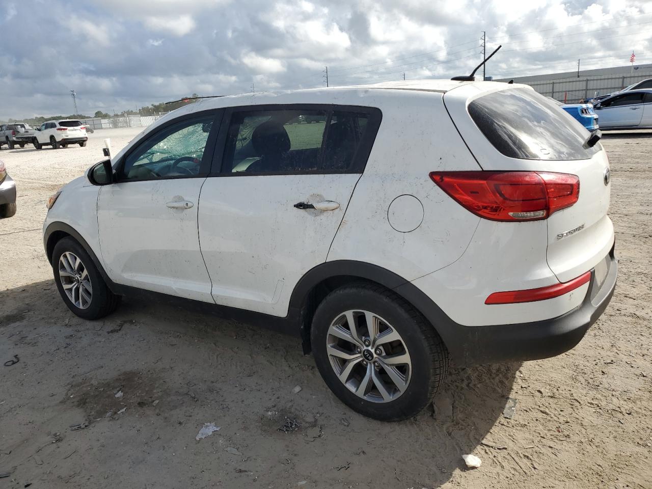 VIN KNDPB3AC0G7872232 2016 KIA SPORTAGE no.2