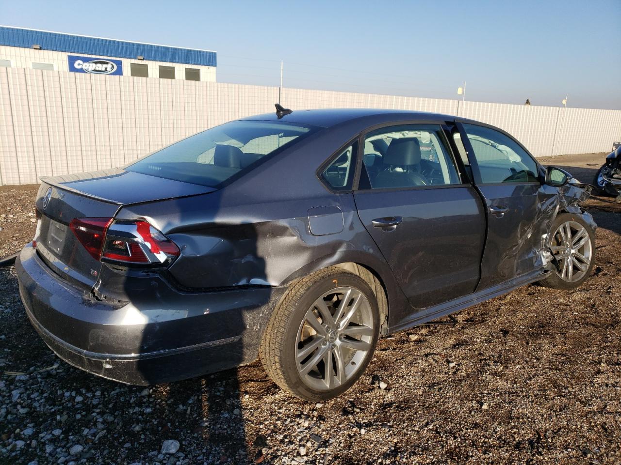 2018 Volkswagen Passat - Image 3