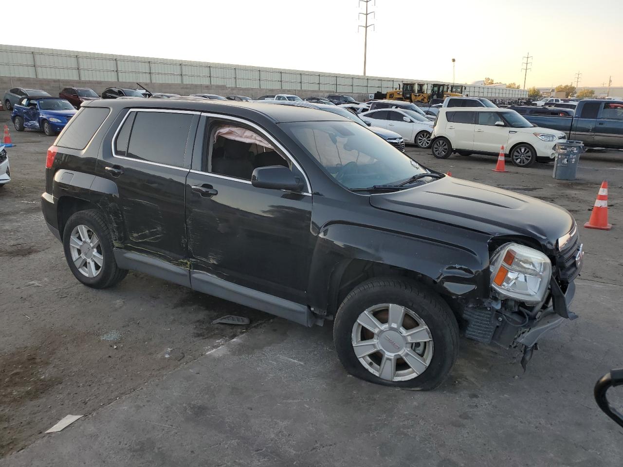 2017 GMC Terrain - Image 4