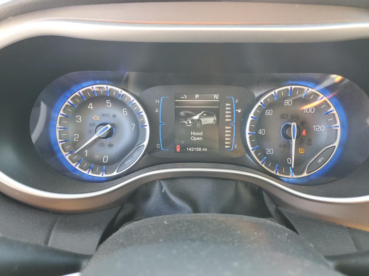 2017 Chrysler Pacifica - Image 9