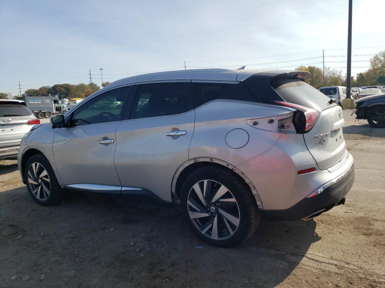2015 Nissan Murano - Image 2