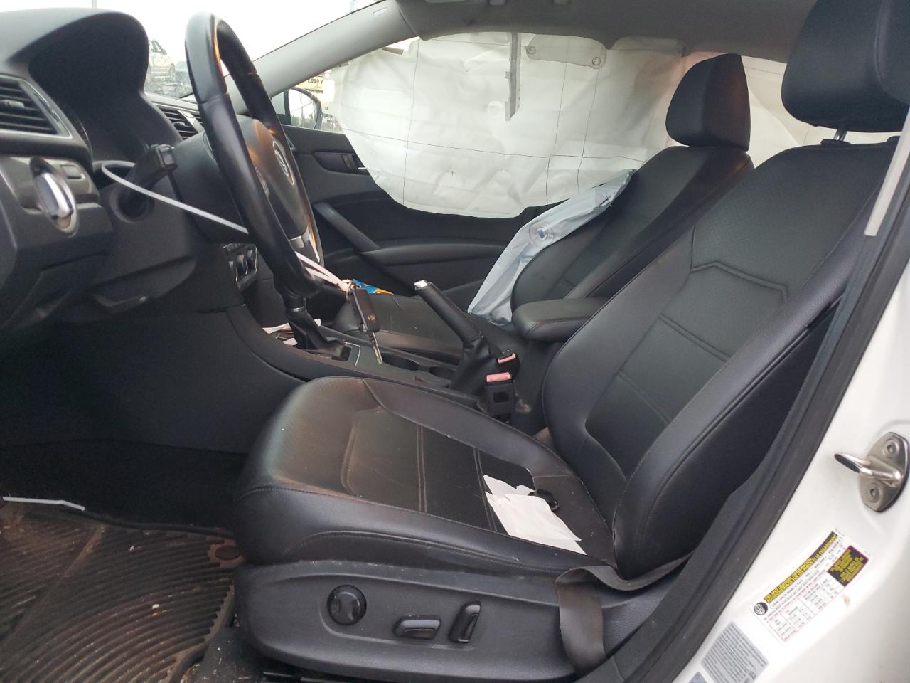 2015 Volkswagen Passat - Image 7