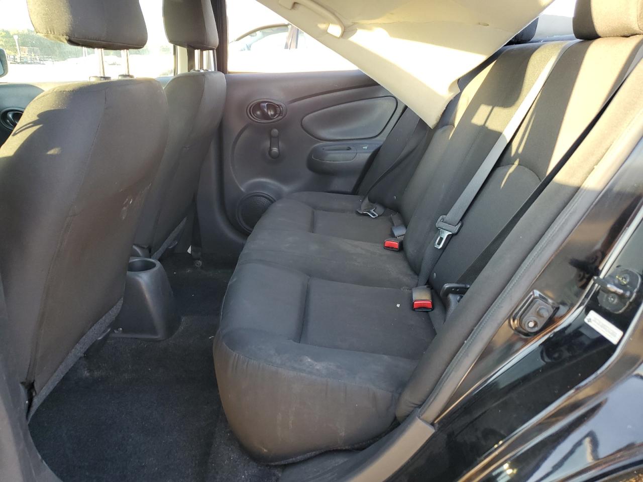2019 Nissan Versa - Image 10
