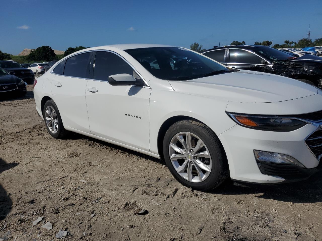 2019 Chevrolet Malibu - Image 4
