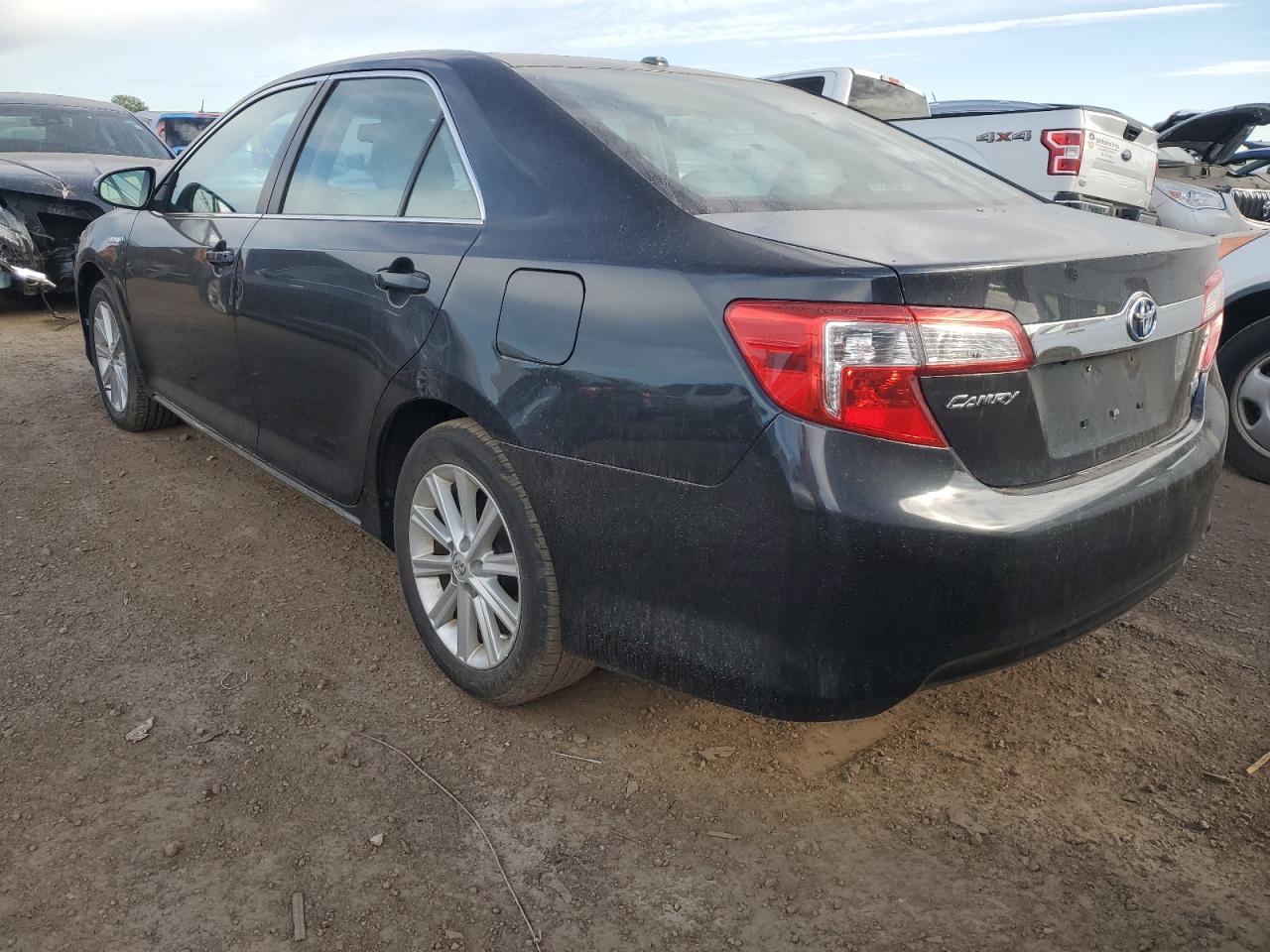 2014 Toyota Camry - Image 2