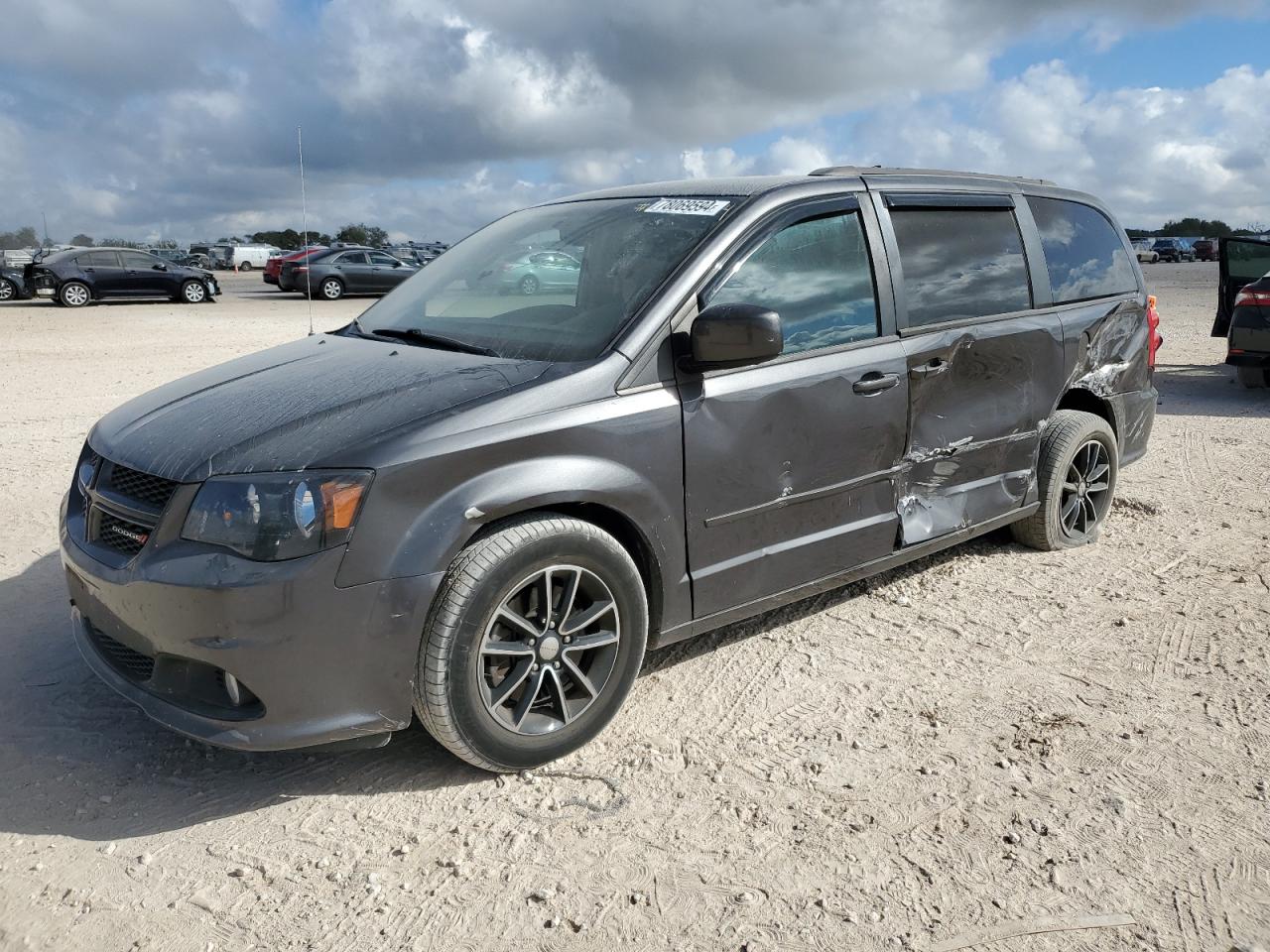2016 Dodge Caravan - Image 1