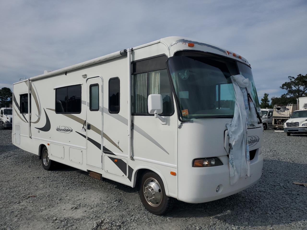 2005 Ford F550 Super Duty Stripped Chassis for Sale in Dunn, NC - Side