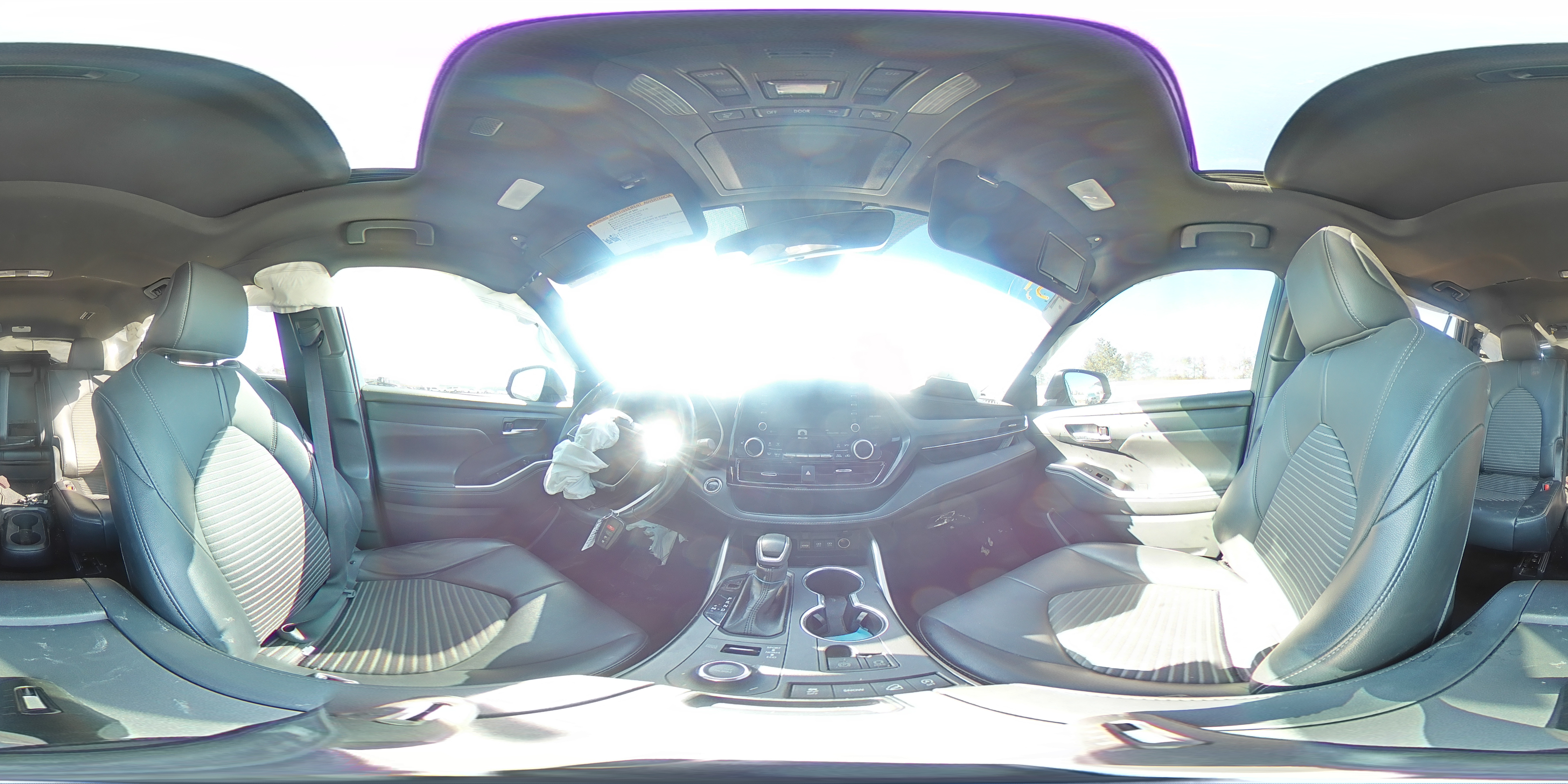 2021 Toyota Highlander - Image 16