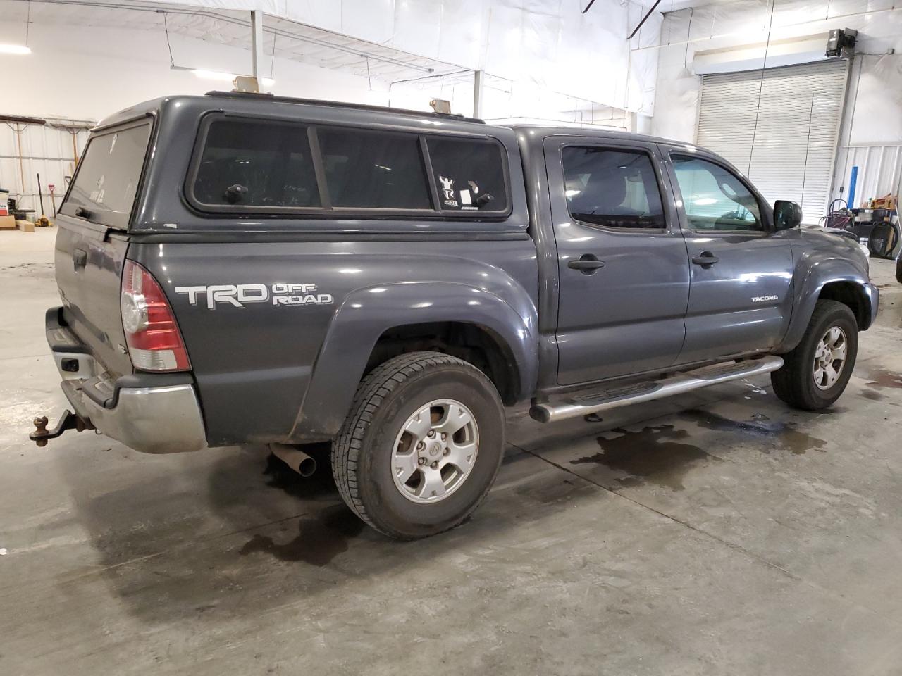 2015 Toyota Tacoma - Image 3