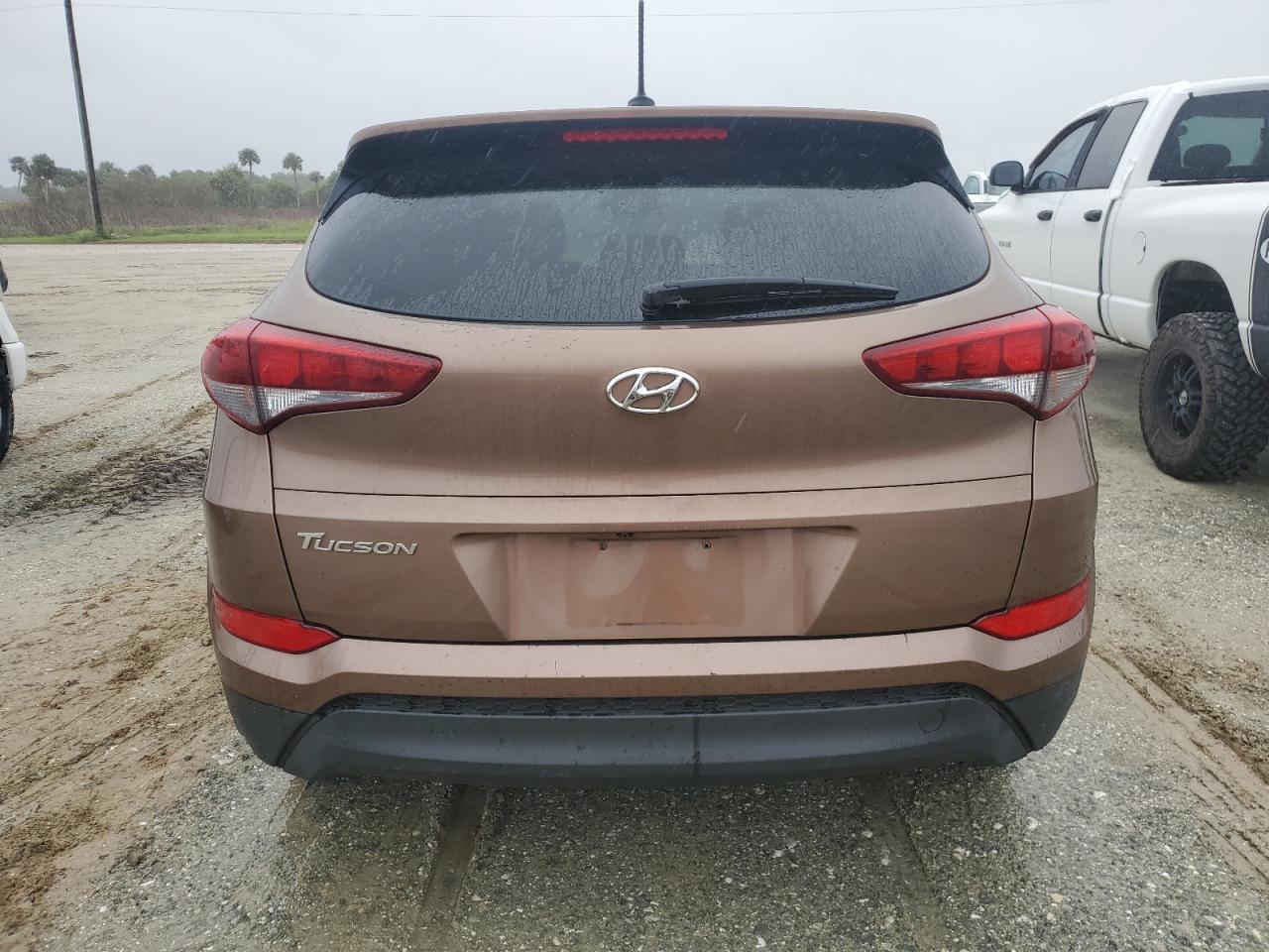 KM8J23A47HU386871 2017 Hyundai Tucson Se