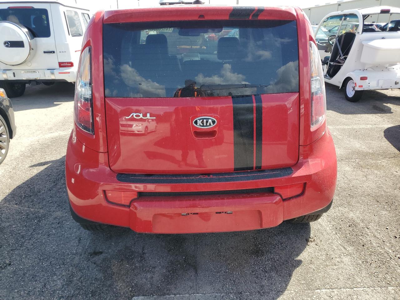 2011 Kia Soul + VIN: KNDJT2A23B7292180 Lot: 74920604