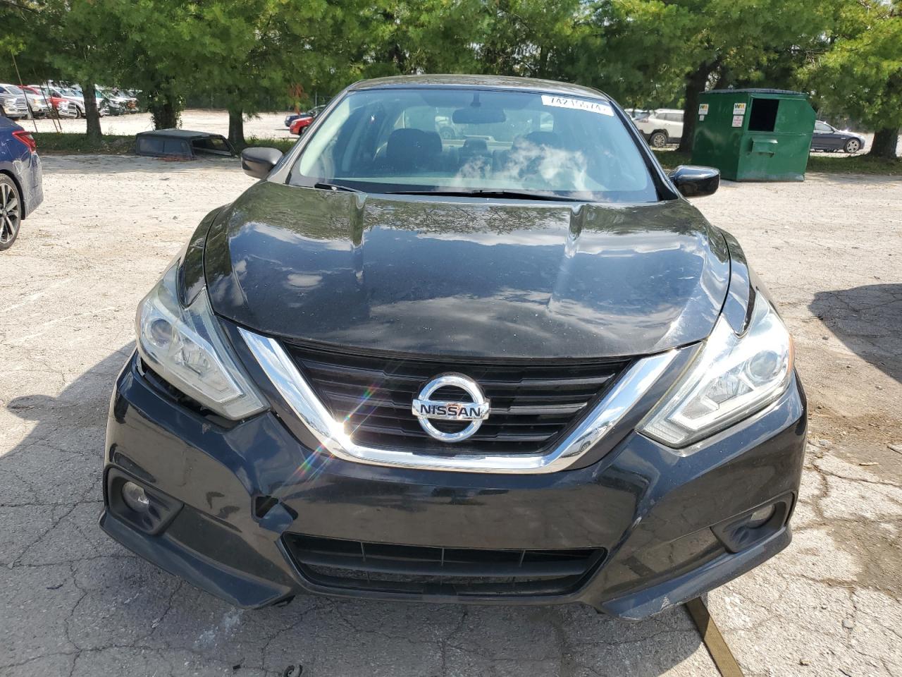 2017 Nissan Altima - Image 5