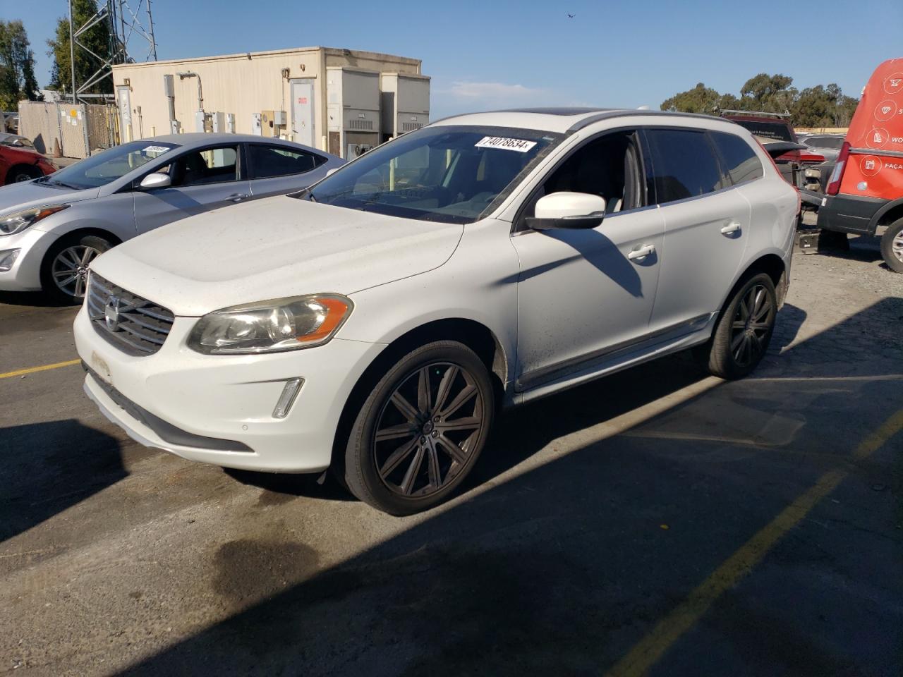 YV4902RC3F2612431 2015 VOLVO XC60 - Image 1