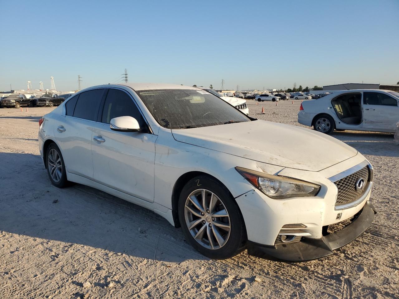 VIN JN1BV7AP6FM352728 2015 INFINITI Q50 no.4