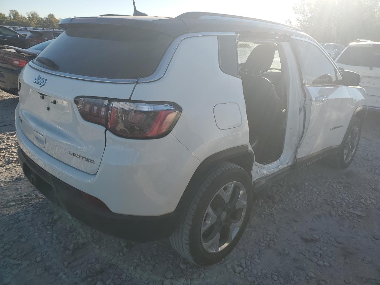2018 Jeep Compass - Image 3