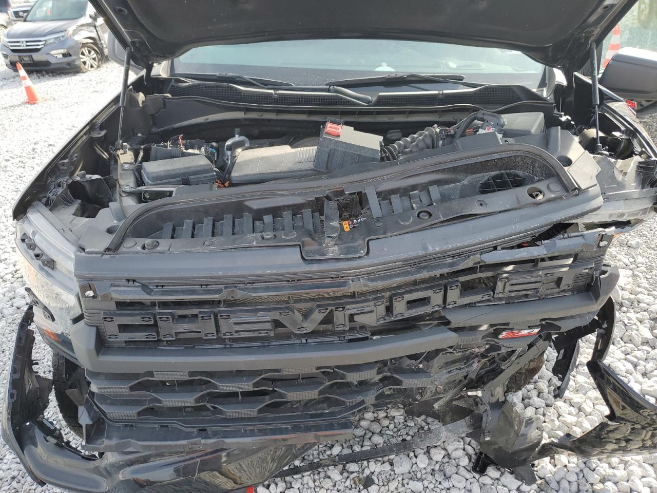 2023 Chevrolet Silverado - Image 11