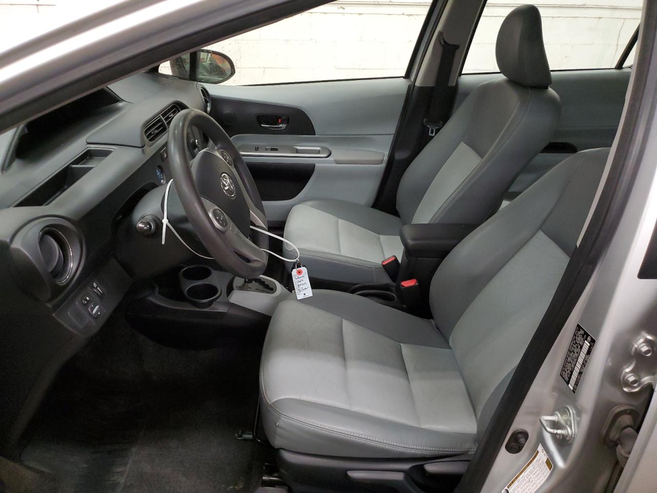 2012 Toyota Prius - Image 7