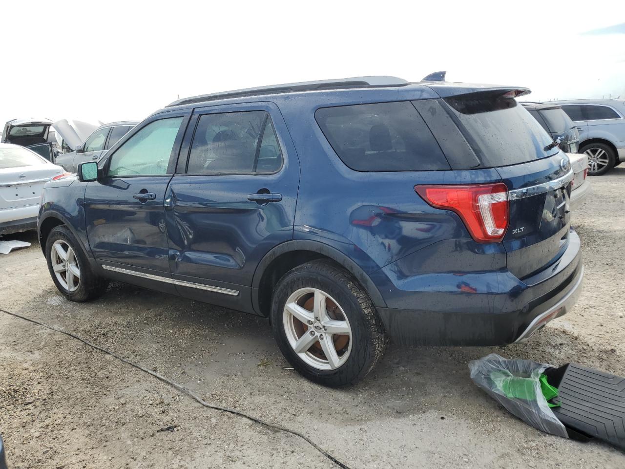 2017 Ford Explorer - Image 2