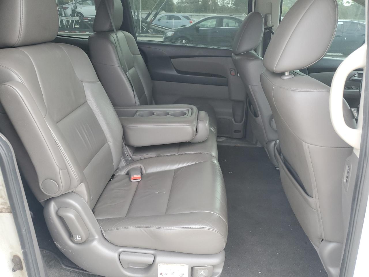 2012 Honda Odyssey - Image 11