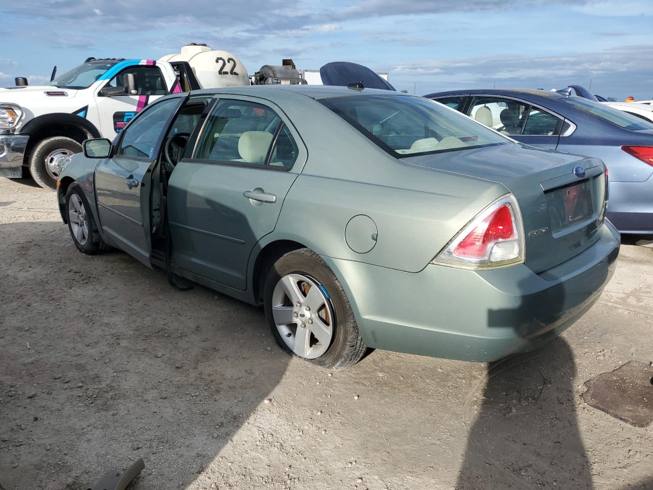 2008 Ford Fusion - Image 2