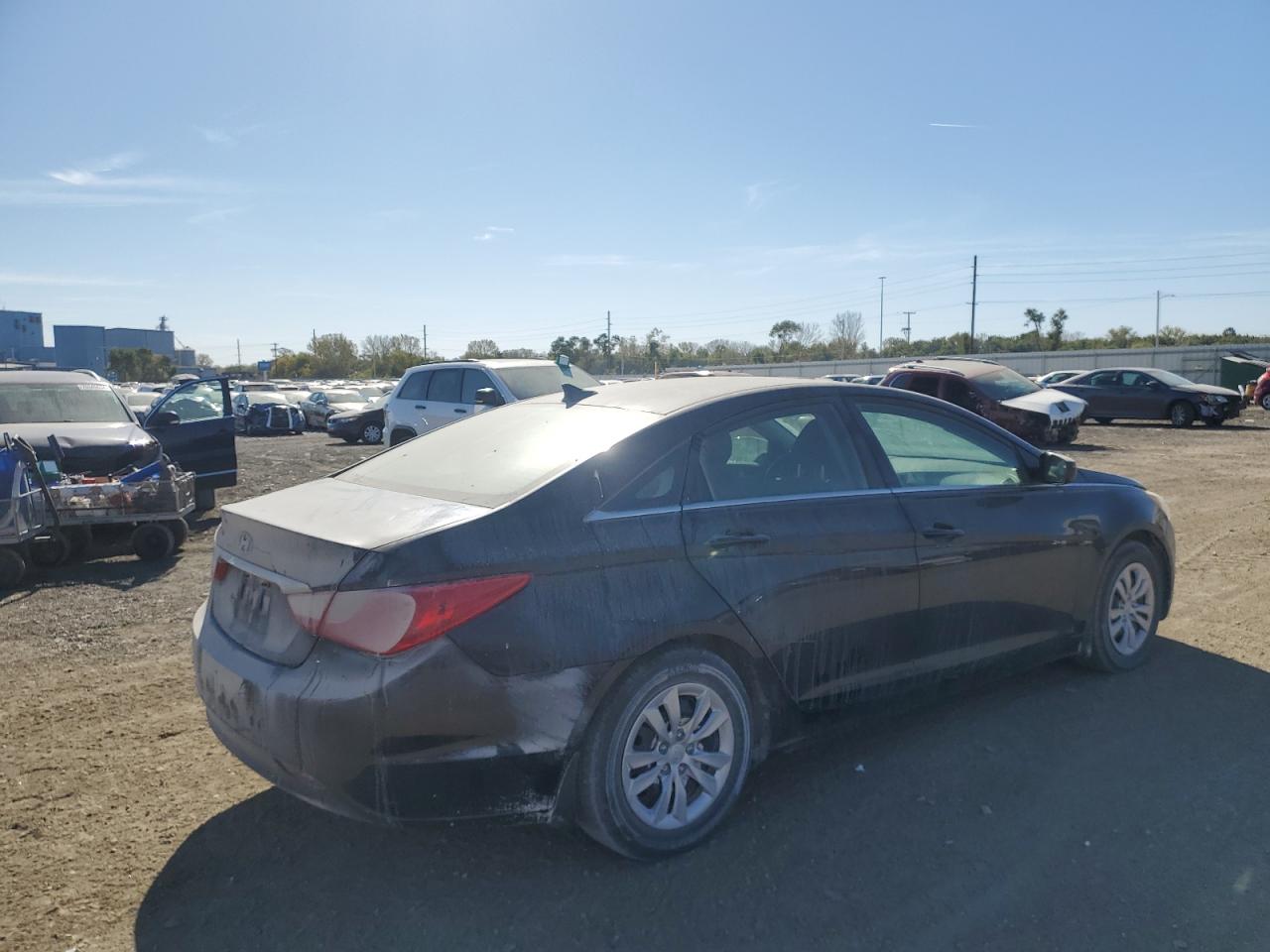 2011 Hyundai Sonata - Image 3