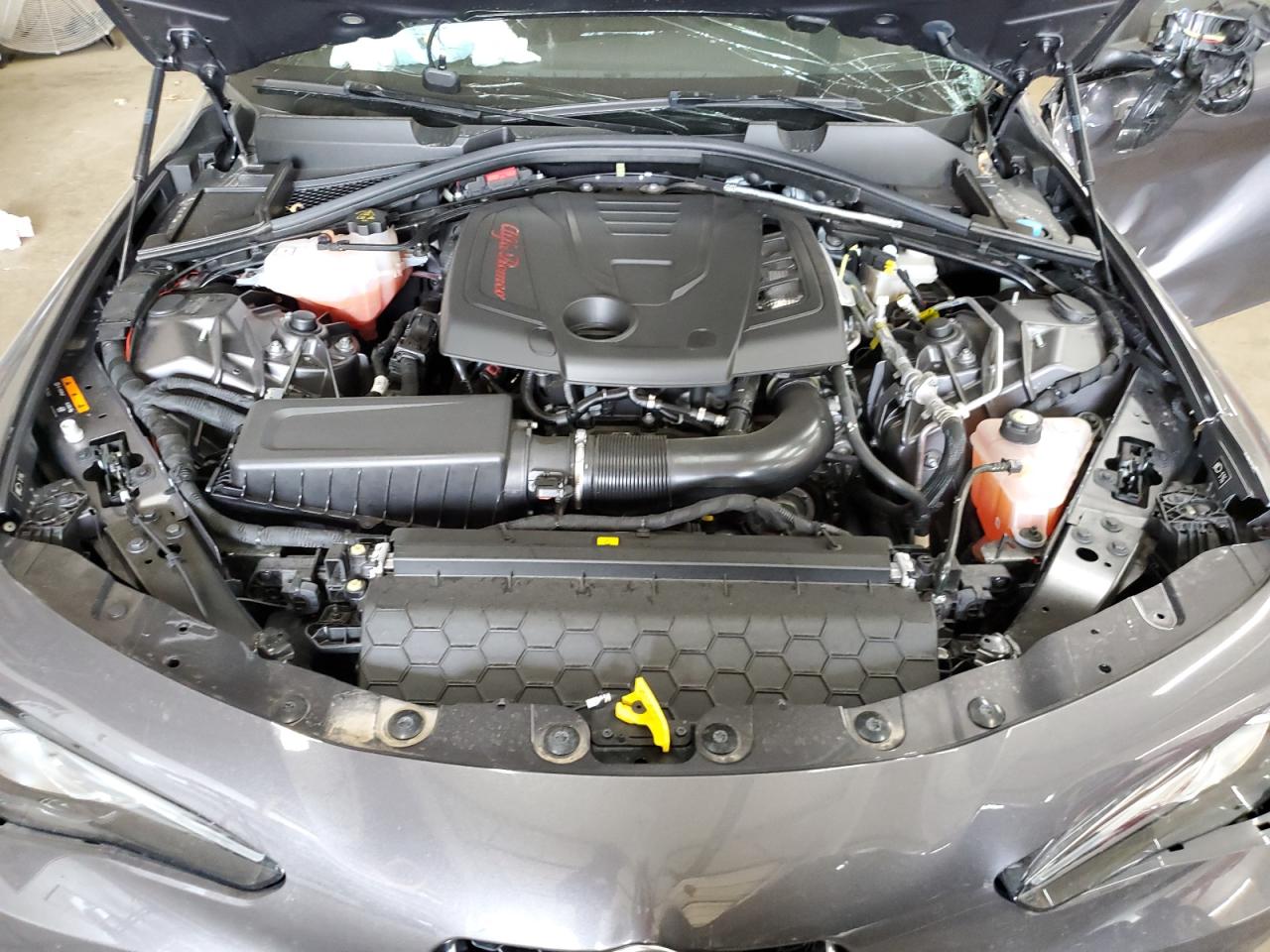 2022 Alfa Romeo Giulia - Image 11