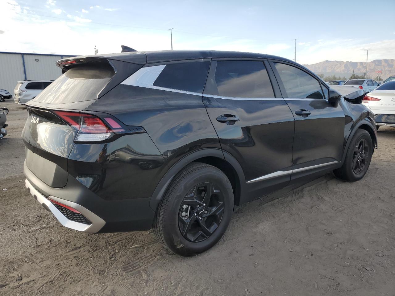2023 Kia Sportage - Image 3