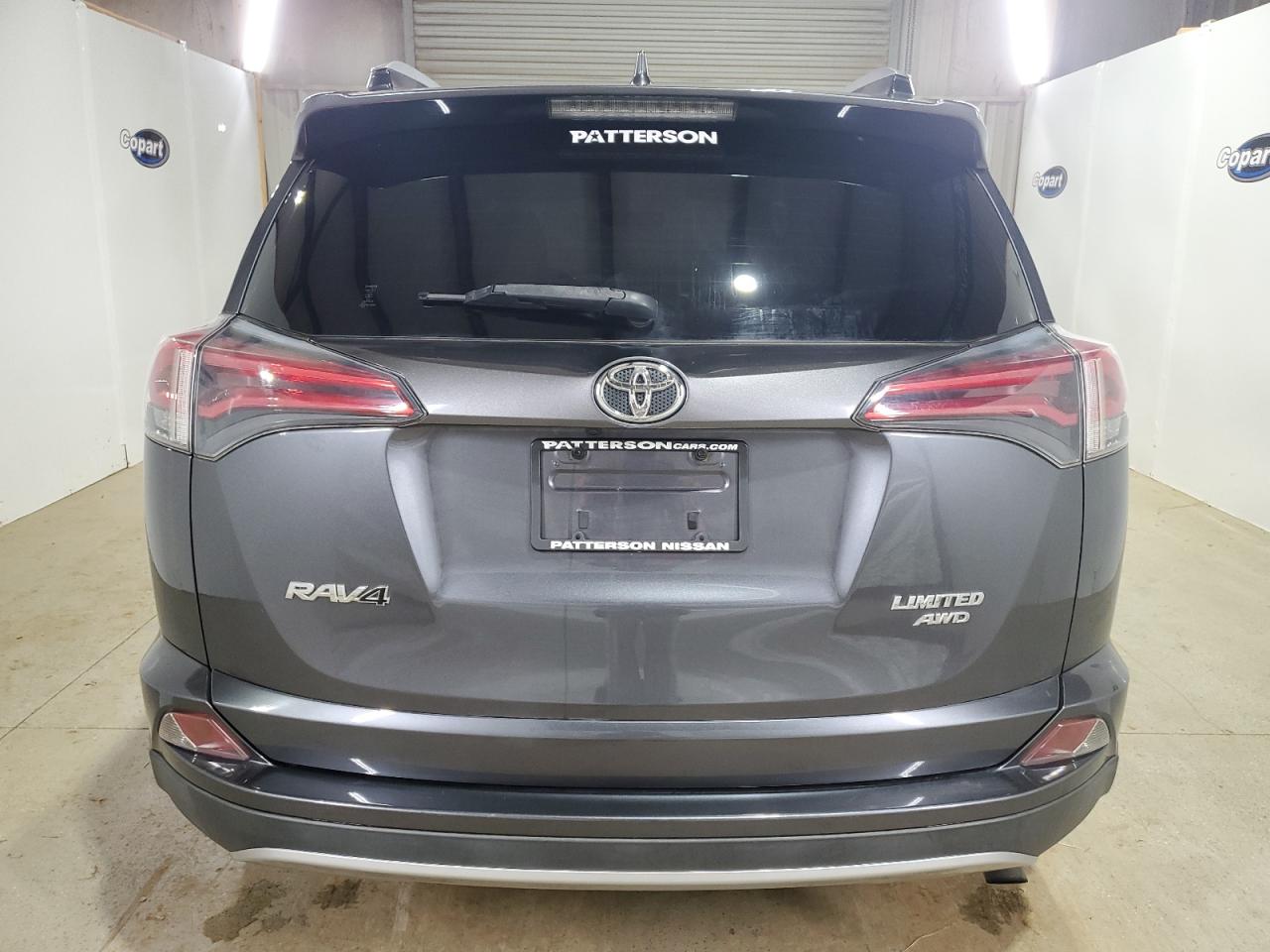 JTMDFREVXJD224766 2018 Toyota Rav4 Limited