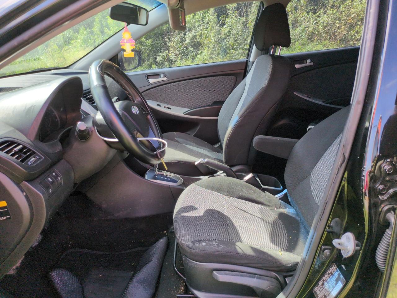2013 Hyundai Accent - Image 7