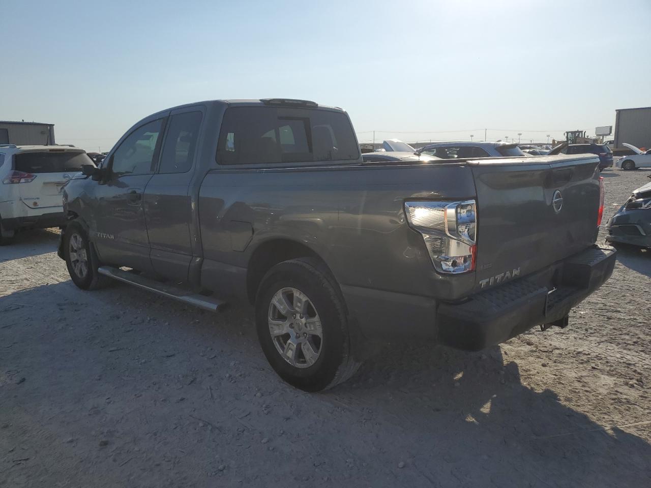 VIN 1N6AA1CK5HN558765 2017 NISSAN TITAN no.2