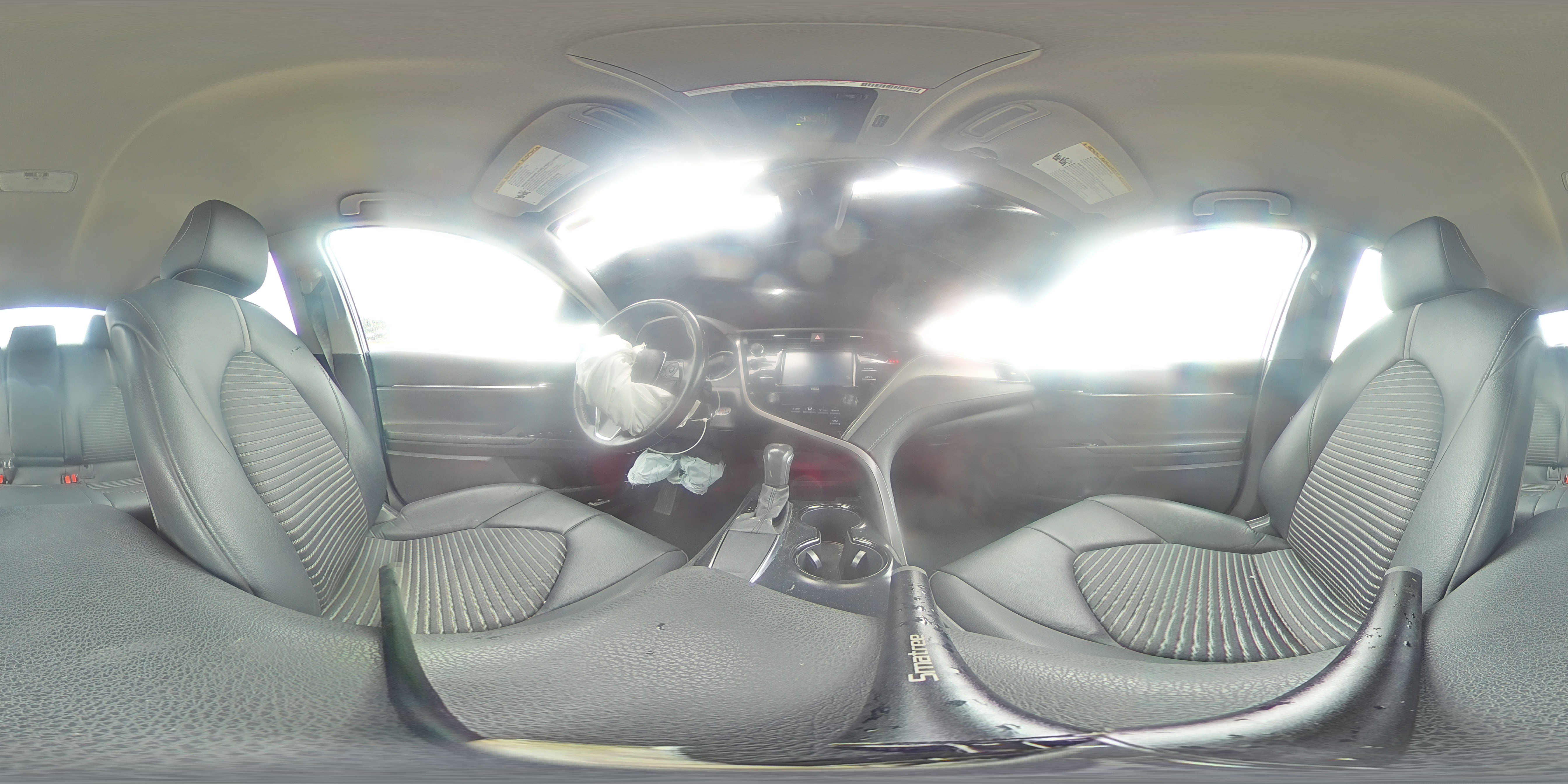 2020 Toyota Camry - Image 14