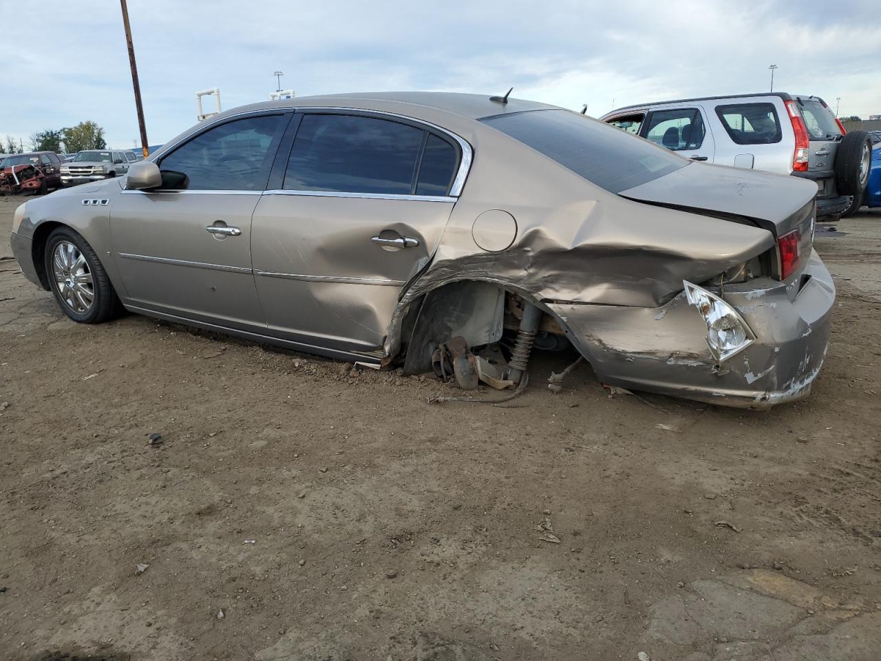 2006 Buick Lucerne - Image 2