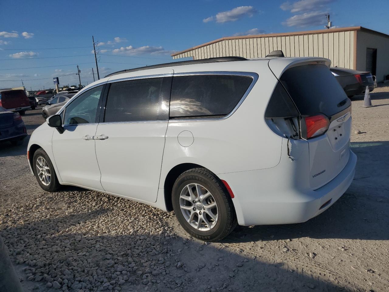 2021 Chrysler Voyager - Image 2
