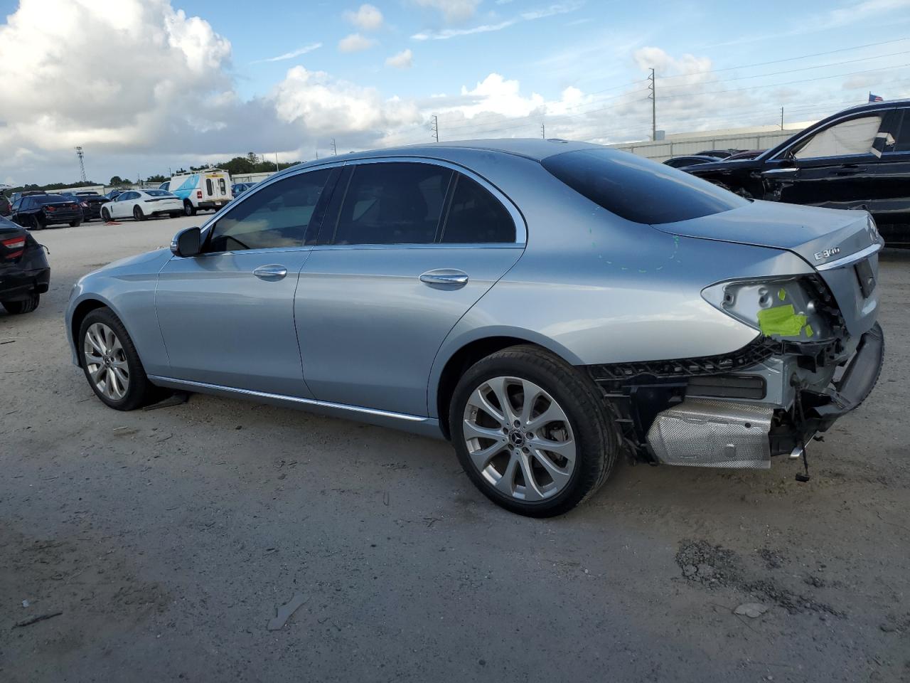 WDDZF4JB3JA405414 2018 MERCEDES-BENZ E CLASS - Image 2