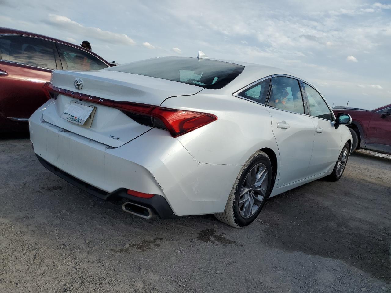 2020 Toyota Avalon - Image 3