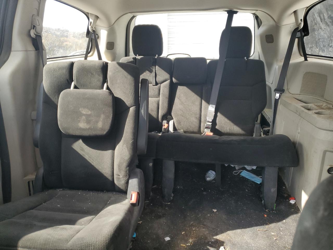 2015 Dodge Caravan - Image 10